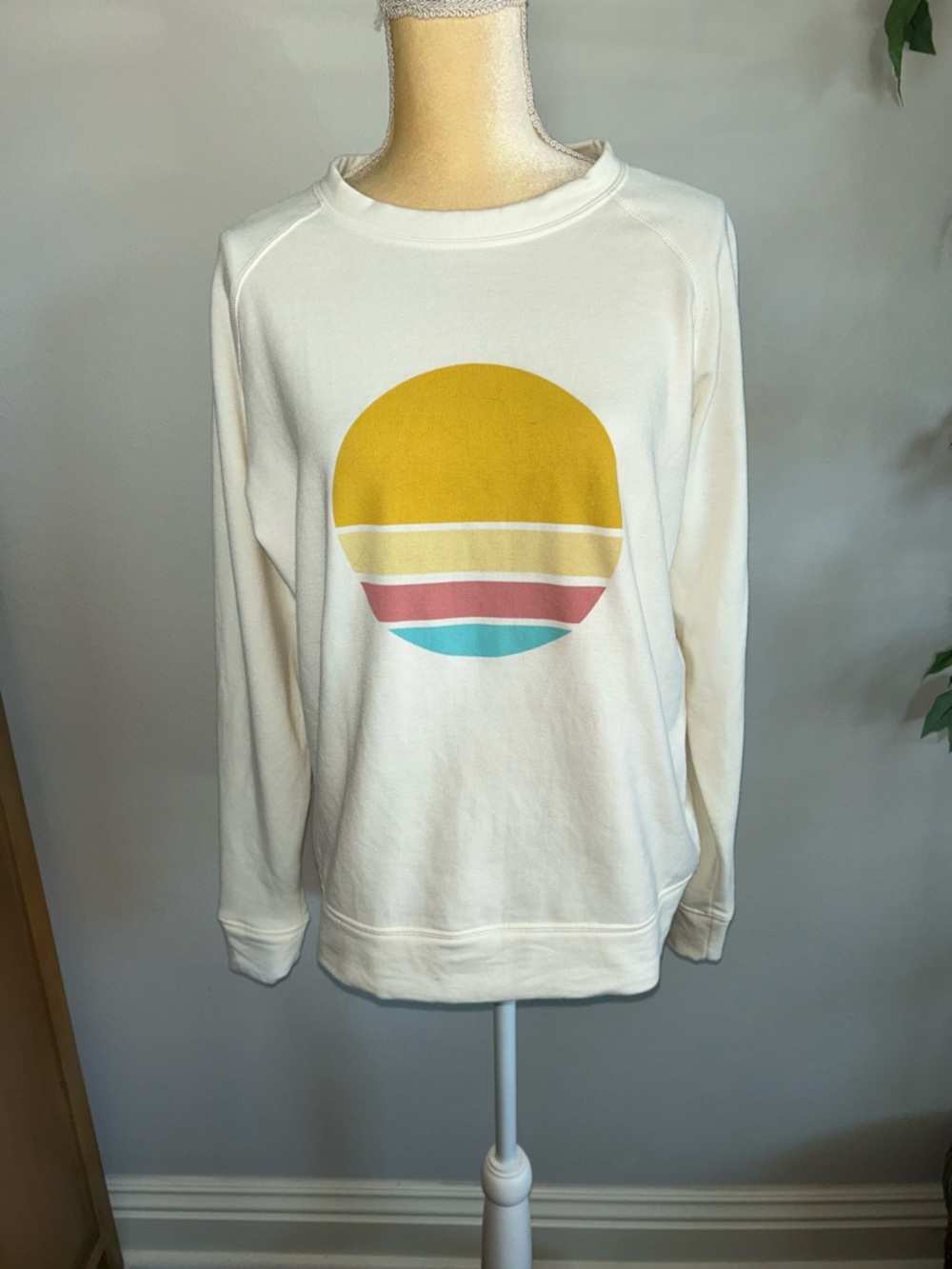 NEW 78&Sunny Women's Cream Graphic Pullover Sweater with Yellow Sun Motif Sz M